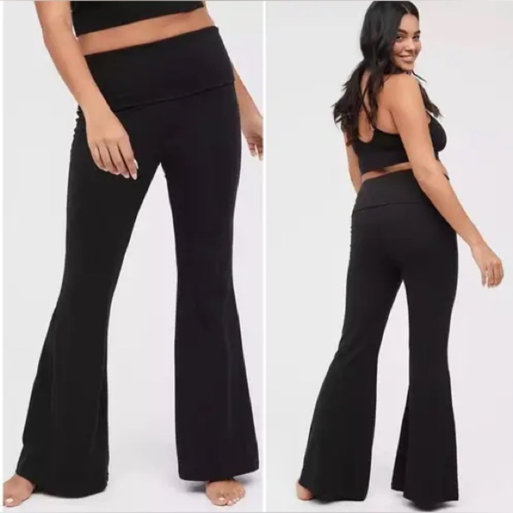 OFFLINE Aerie Black OG Foldover High Waisted Super Flare Leggings Size Medium